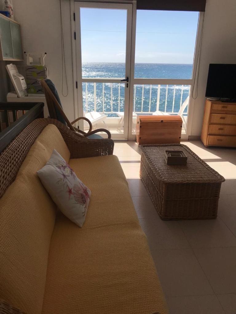 Vv Yelymar. Playa De Alojera Apartment Exterior photo